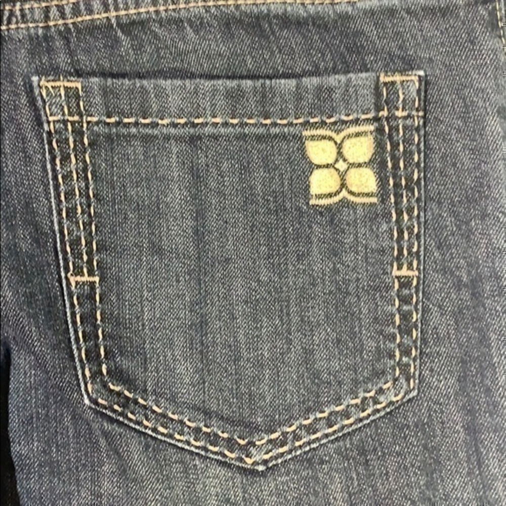 BCBGMaxAzria | Women's Flare Jeans - Picture 4 of 8